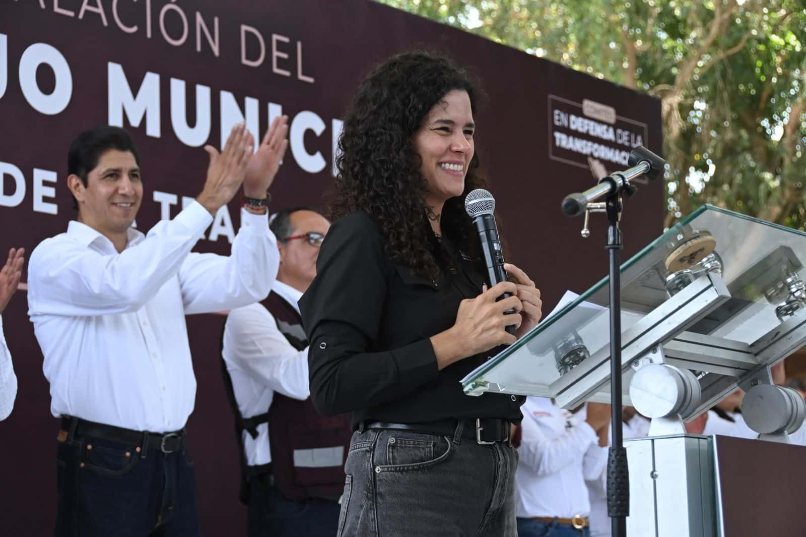 LUISA MARÍA ALCALDE DEJA MORENA