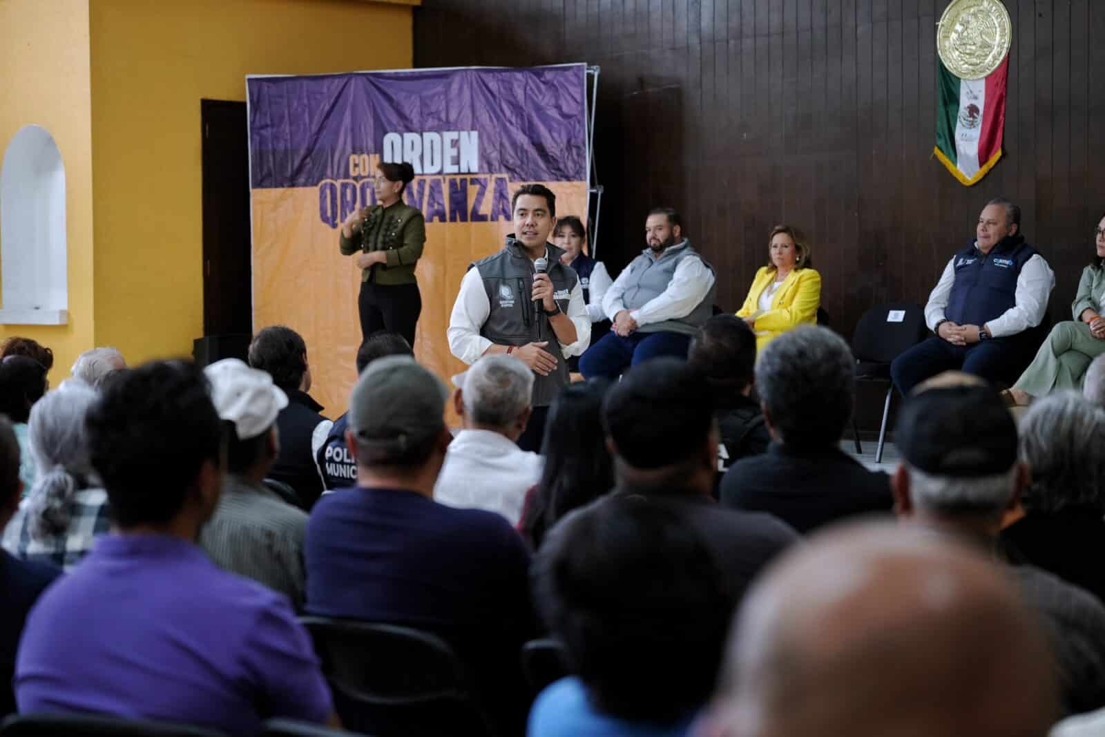 FELIFER MACÍAS SE REÚNE CON “ABUELITOS” CAPITALINOS