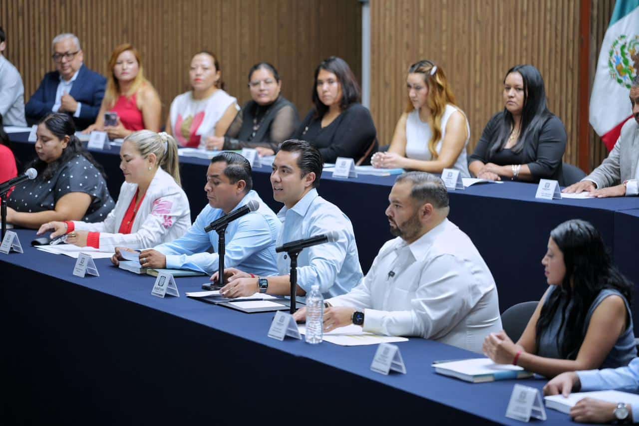 FELIFER BUSCA IMPULSAR LA EDUCACIÓN EN LA CAPITAL