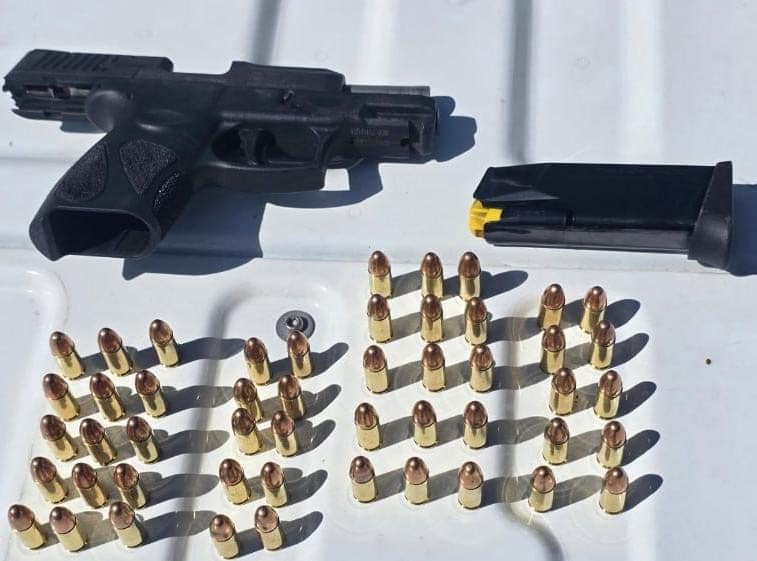 DETENIDO EN AMEALCO… QUERÍA VENDER UN ARMA POR REDES SOCIALES