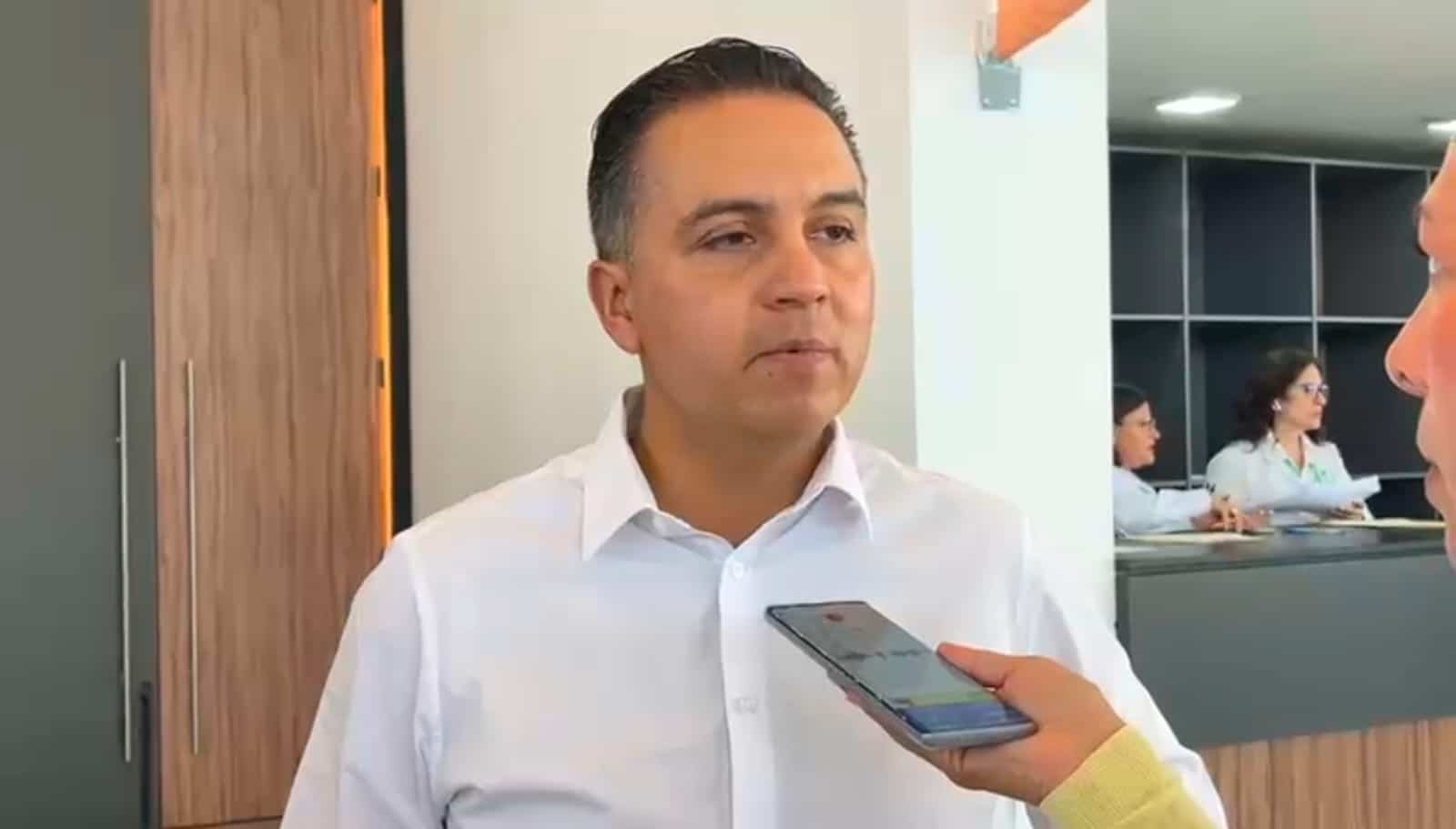 TRASLADAN A LESIONADO DE ACCIDENTE A LA CDMX