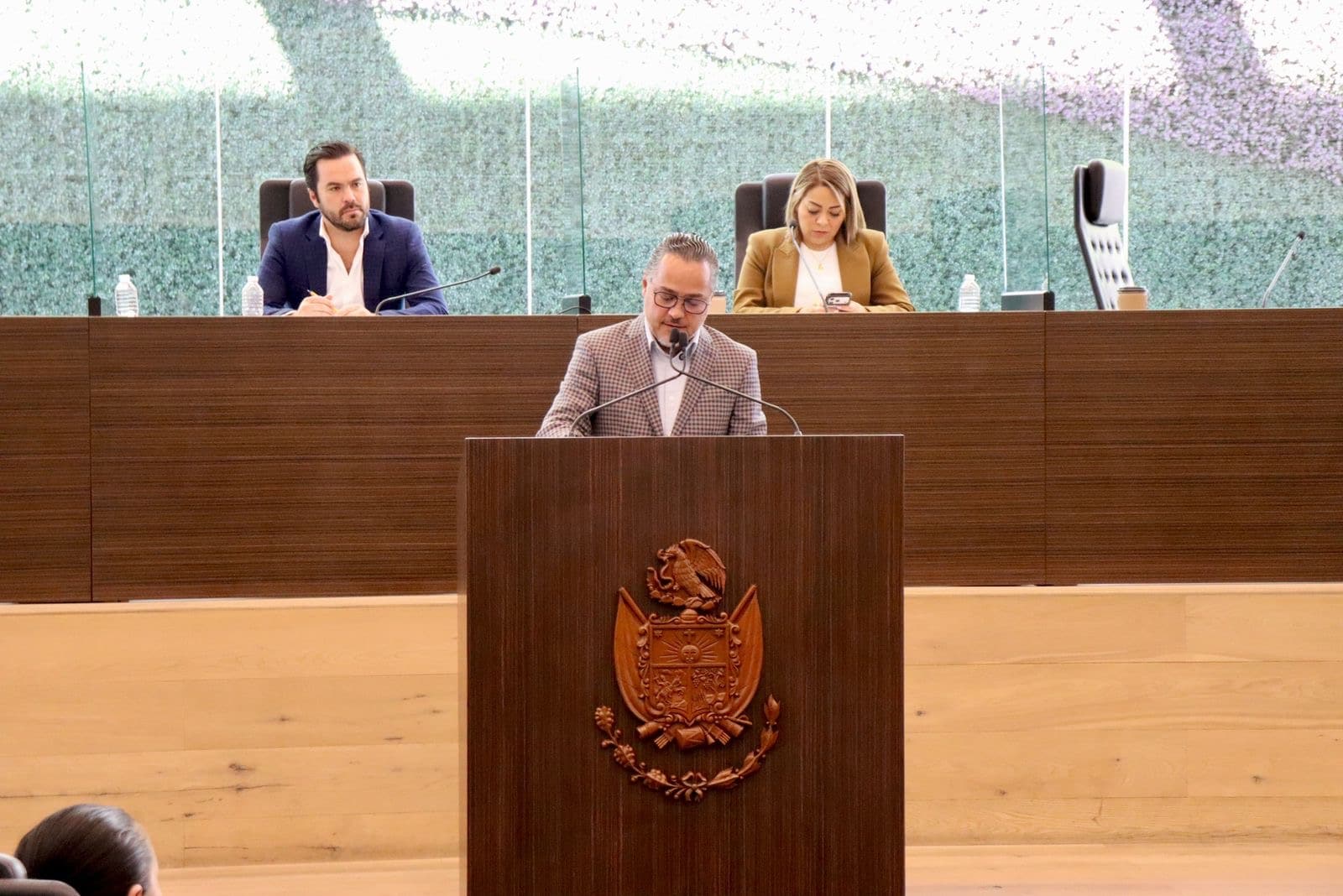 APRUEBAN INICIATIVA PARA NO DISCRIMINAR A ESTUDIANTES EMBARAZADAS