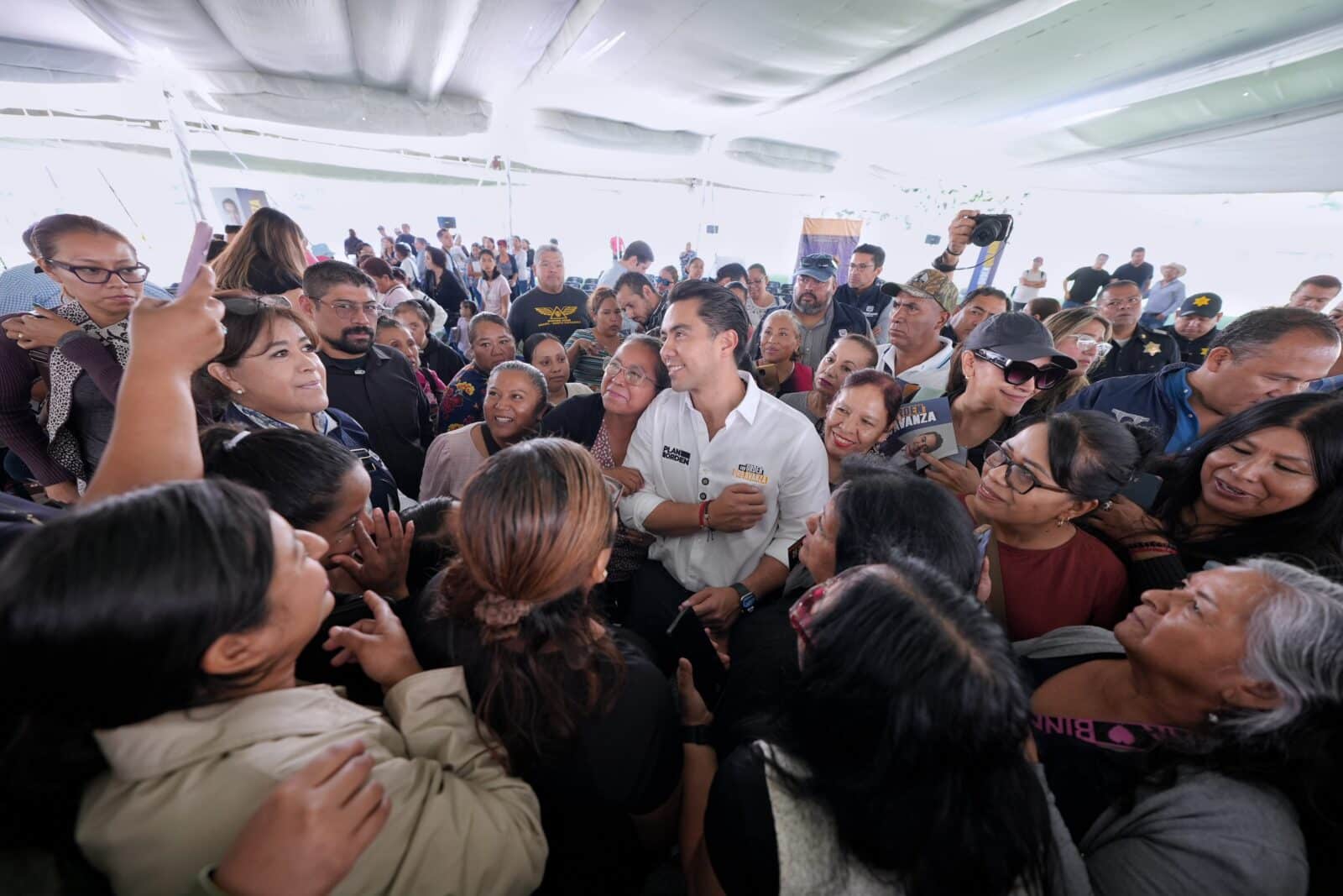 FELIFER SE REÚNE CON BENEFICIARIOS DE PROGRAMAS SOCIALES CAPITALINOS