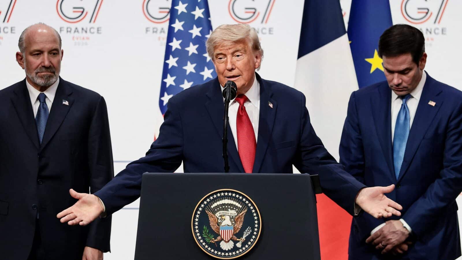 TRUMP ACUSA A SHEINBAUM DE PERDER EL CONTROL DE MÉXICO