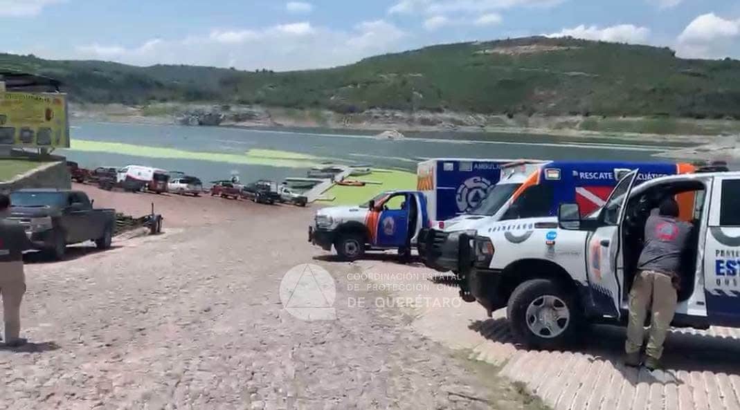 BUSCAN A 5 PERSONAS QUE SE HUNDIERON EN UNA LANCHA EN ZIMAPÁN