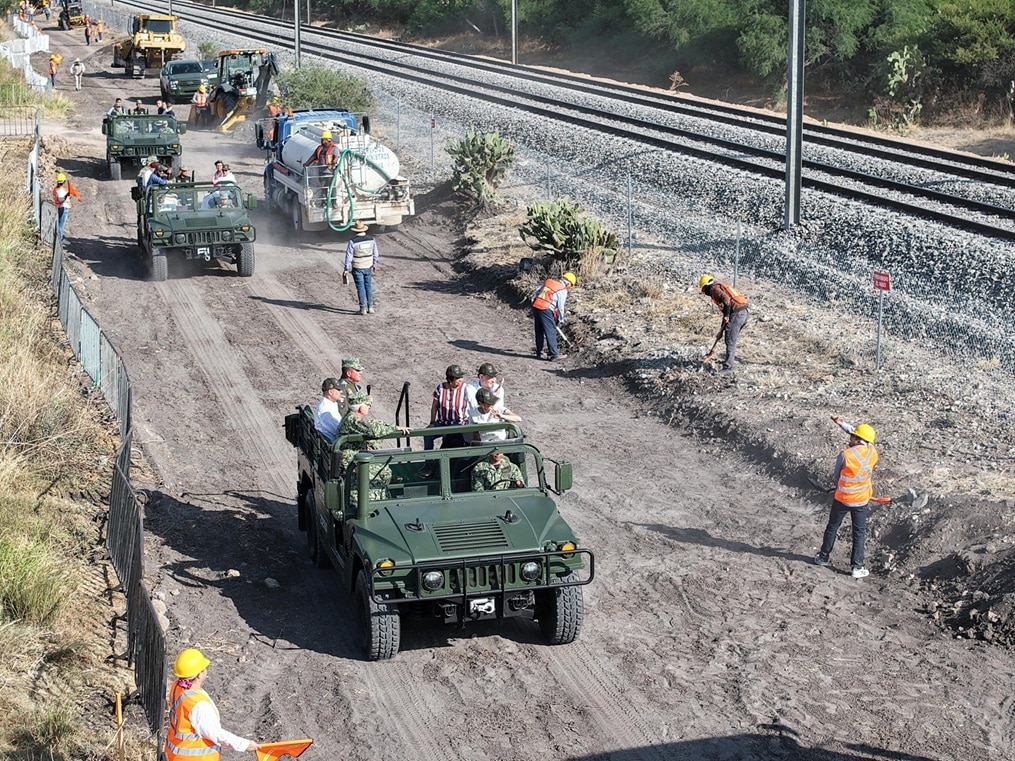 AL 20% OBRAS DEL TREN MEX-QRO