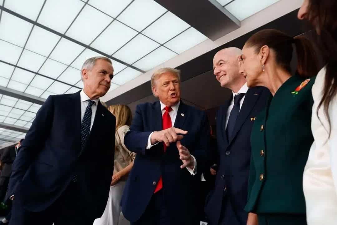 SHEINBAUM ASEGURA QUE HABLÓ CON TRUMP DE TEMAS COMERCIALES