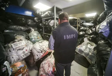 DECOMISAN EN TEPITO PLAYERA DE BRASIL CAMPEONES DEL MUNDIAL 2026