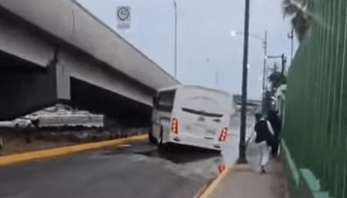SOCAVÓN DE 5 DE FEBRERO ES ATENDIDO POR LA CEA
