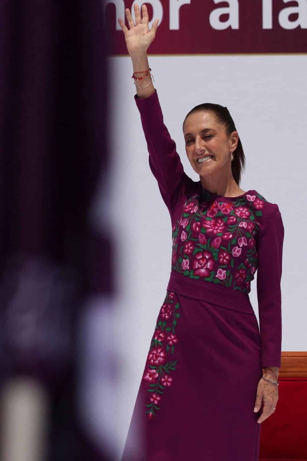 LA PATRIA SE DEFIENDE Y NO SE VENDE: SHEINBAUM