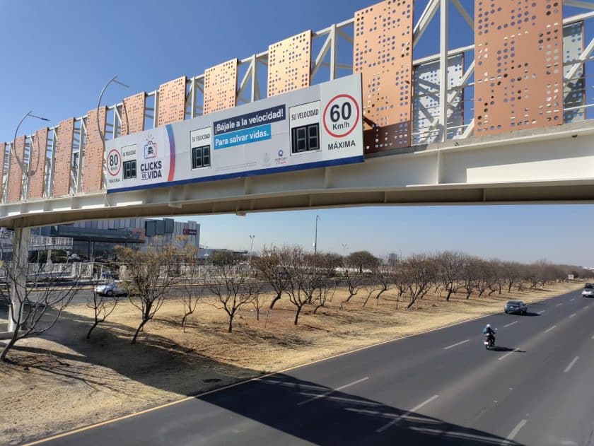 DAÑAN CÁMARAS DE FOTOMULTAS EN EL FRAY JUNÍPERO SERRA