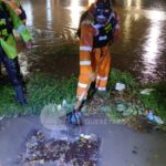 BASURA OBSTRUYEN ALCANTARILLAS EN LLUVIAS: PC