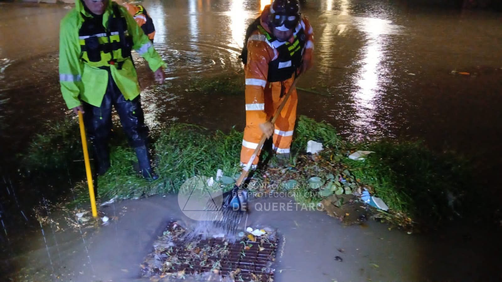 BASURA OBSTRUYEN ALCANTARILLAS EN LLUVIAS: PC