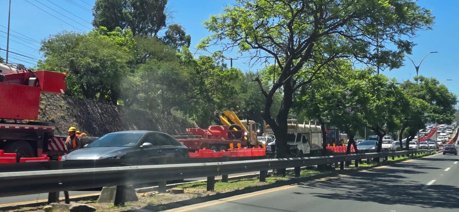POR OBRAS DISMINUYE AFLUENCIA DE BERNARDO QUINTANA 60%