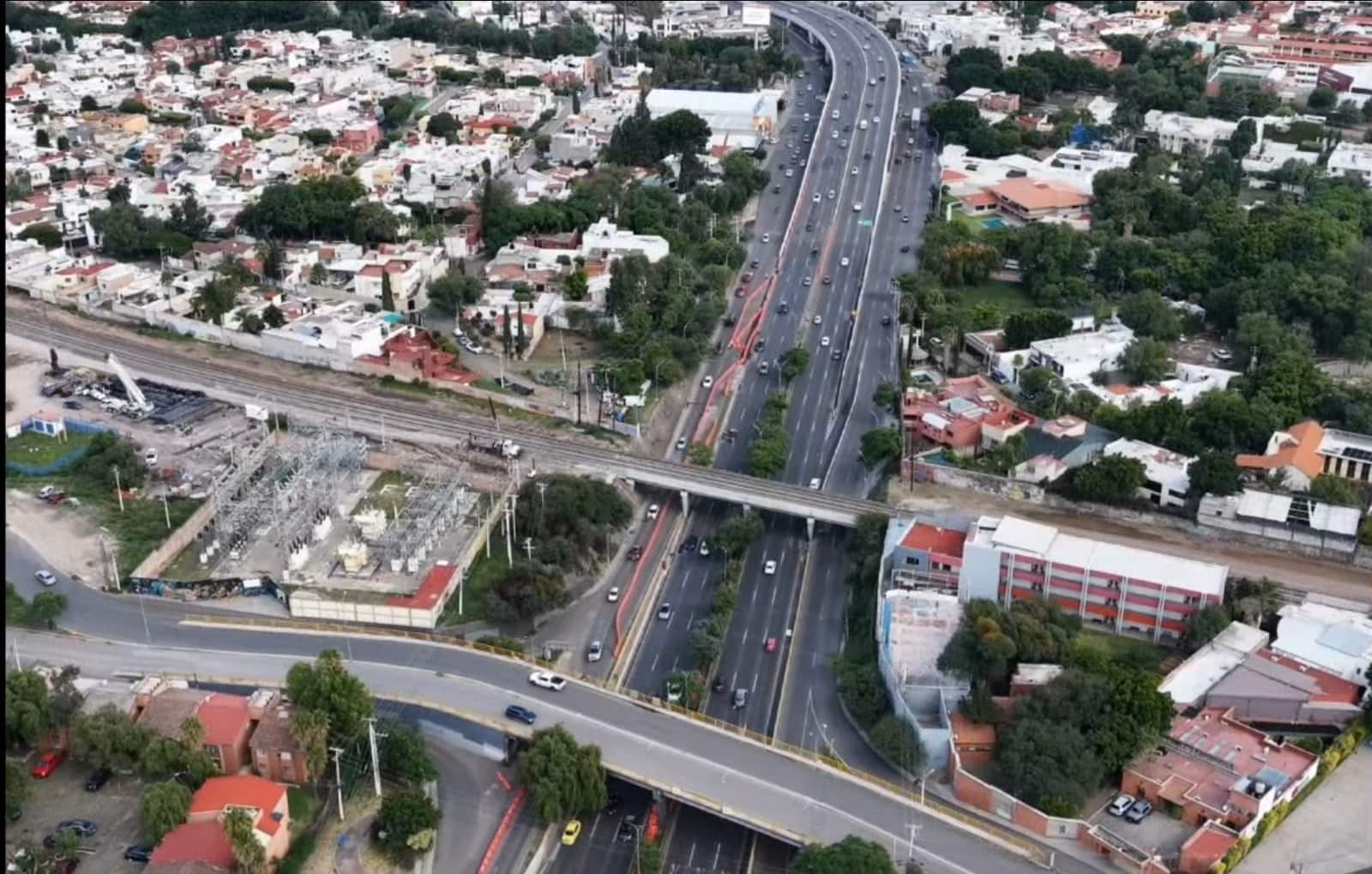 ALISTAN CIERRE DE CARRILES CENTRALES DE BERNARDO QUINTANA