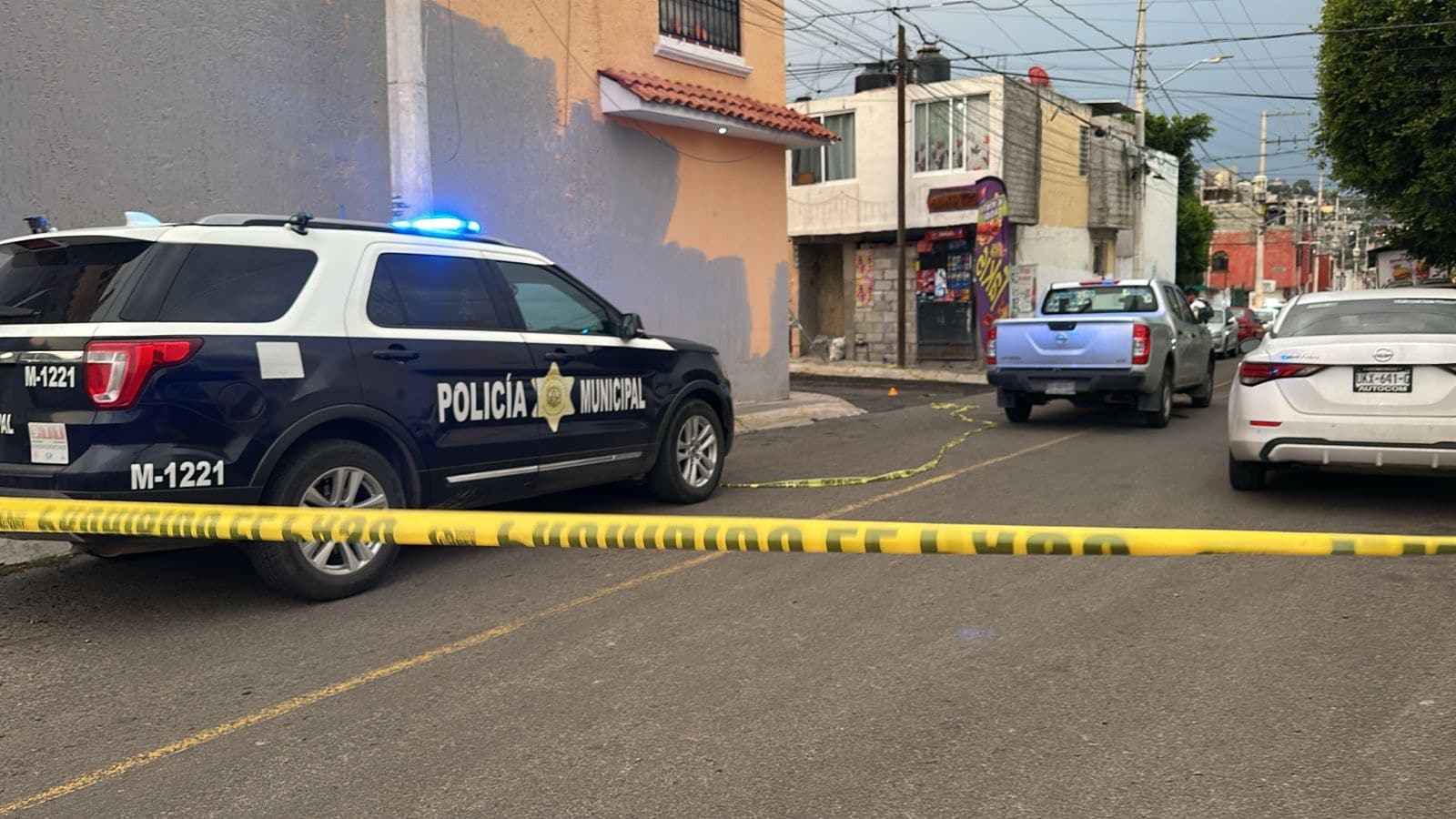 DOS SUJETOS FUERON BALEADOS AFUERA DE SU CASA