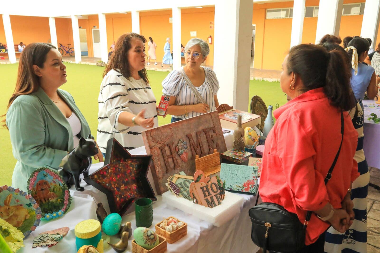 MÁS DE 400 MUJERES PARTICIPAN EN TALLERES DE CORREGIDORA