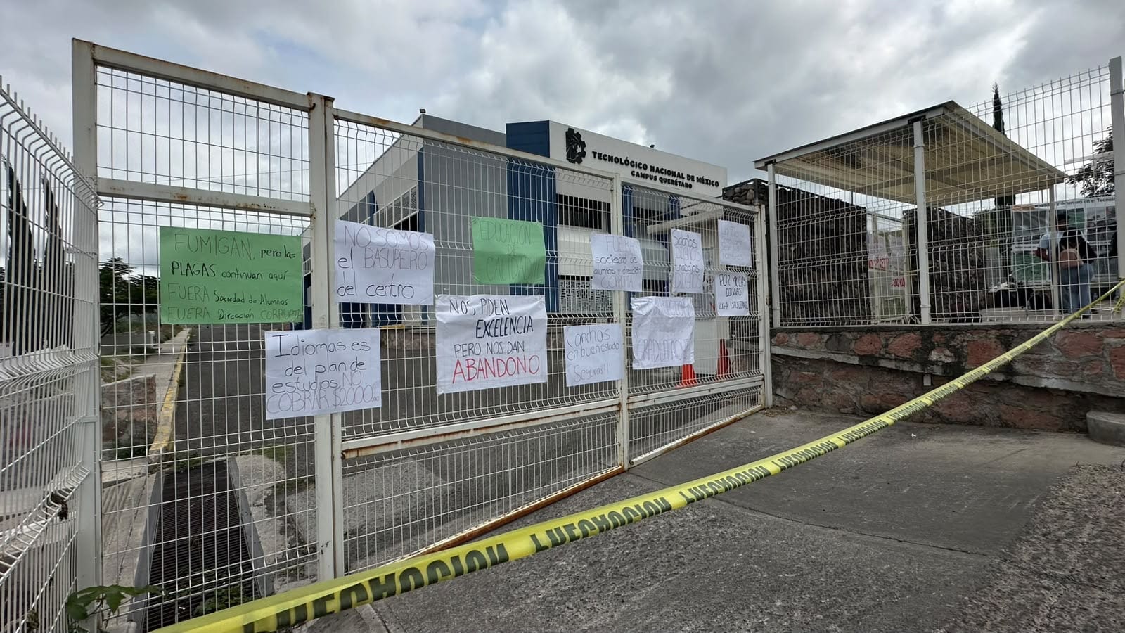 ALUMNOS CIERRAN EL TECNOLÓGICO PLANTEL NORTE